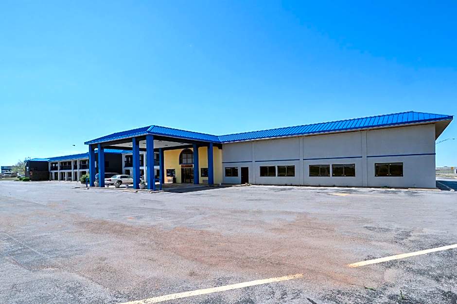 Lonestar Inn & Suites, Erick OK - Hwy 40 BY OYO