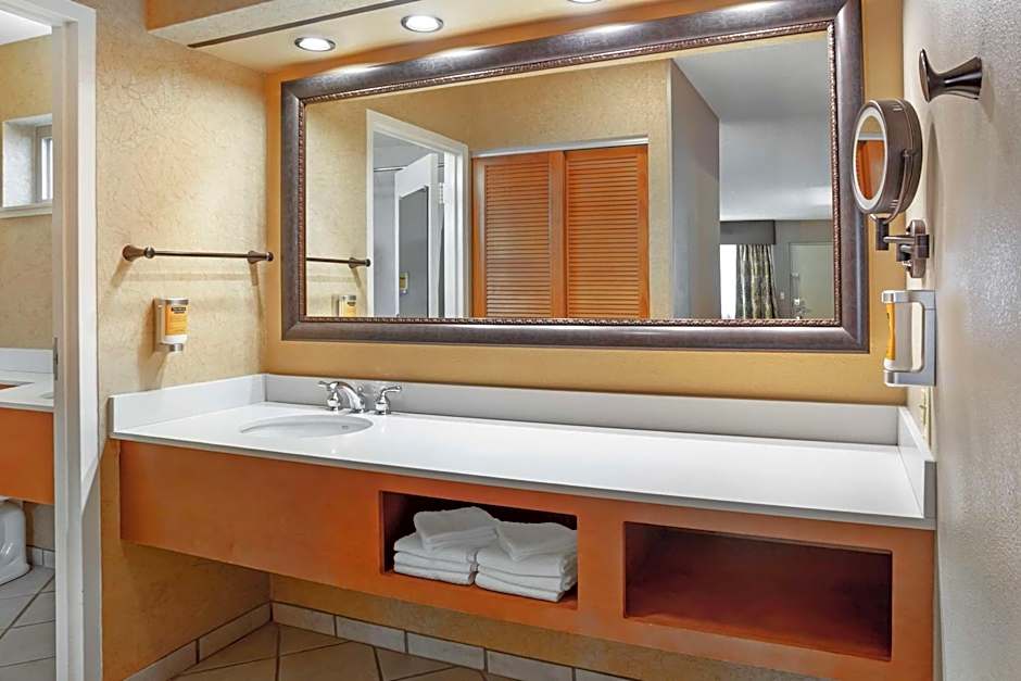Best Western Plus Black Oak