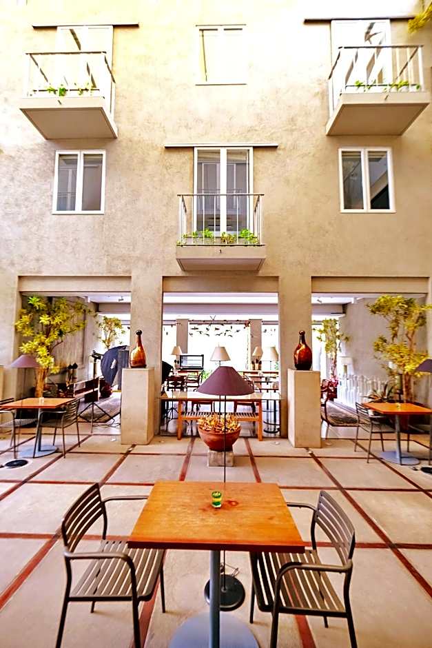 KoenoKoeni Boutique Hotel