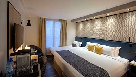 Deluxe Triple Room with 1 King and 1 Single Bed - Non-Smoking