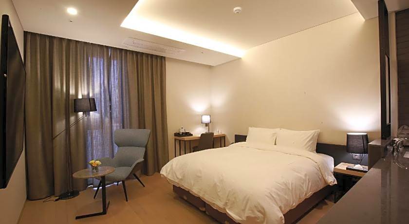 Hotel East9