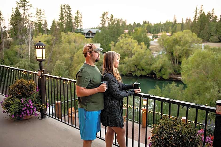 The Pine Lodge on Whitefish River