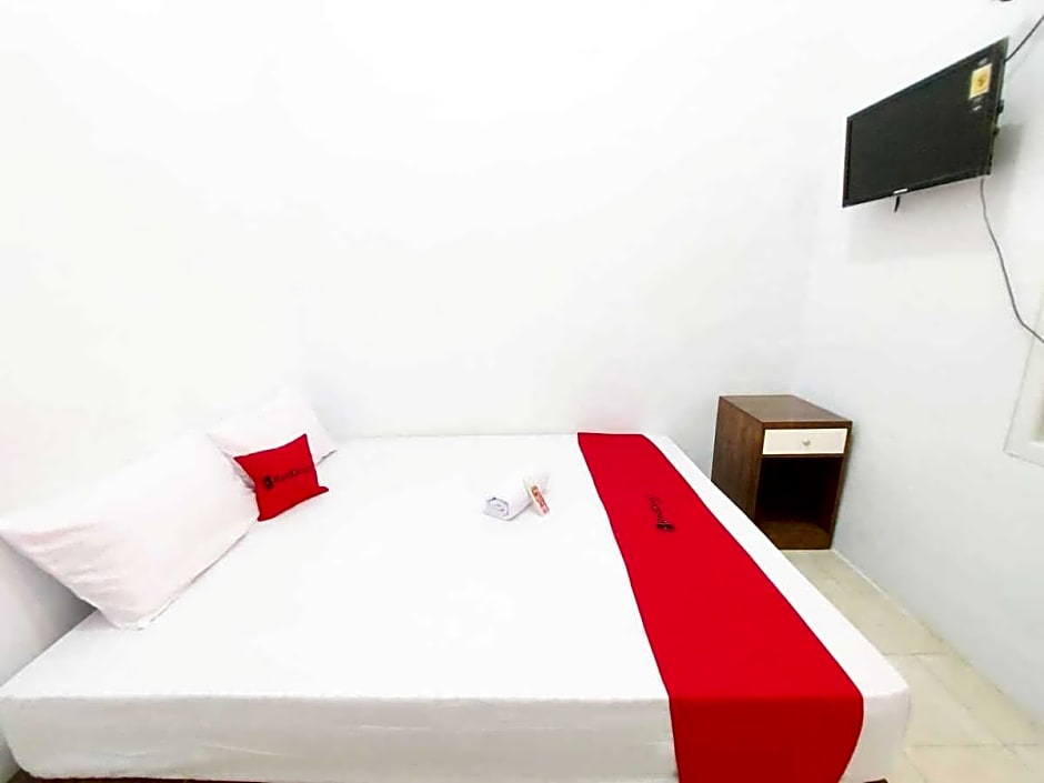 RedDoorz Syariah near Transmart Tegal