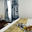 Hotel Le Cardinal Rueil Centre