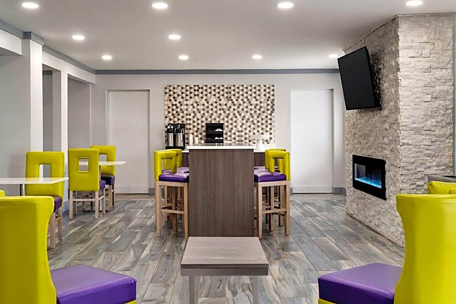 La Quinta Inn & Suites by Wyndham Birmingham/Cahaba Park South