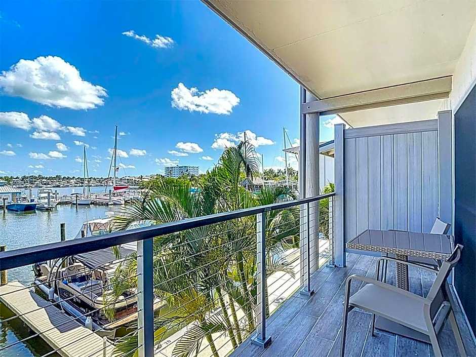 Cove Inn on Naples Bay