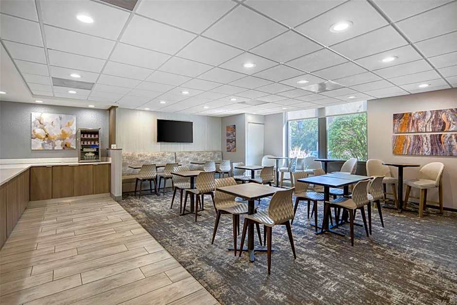 SureStay Plus Hotel by Best Western Chicago Lombard