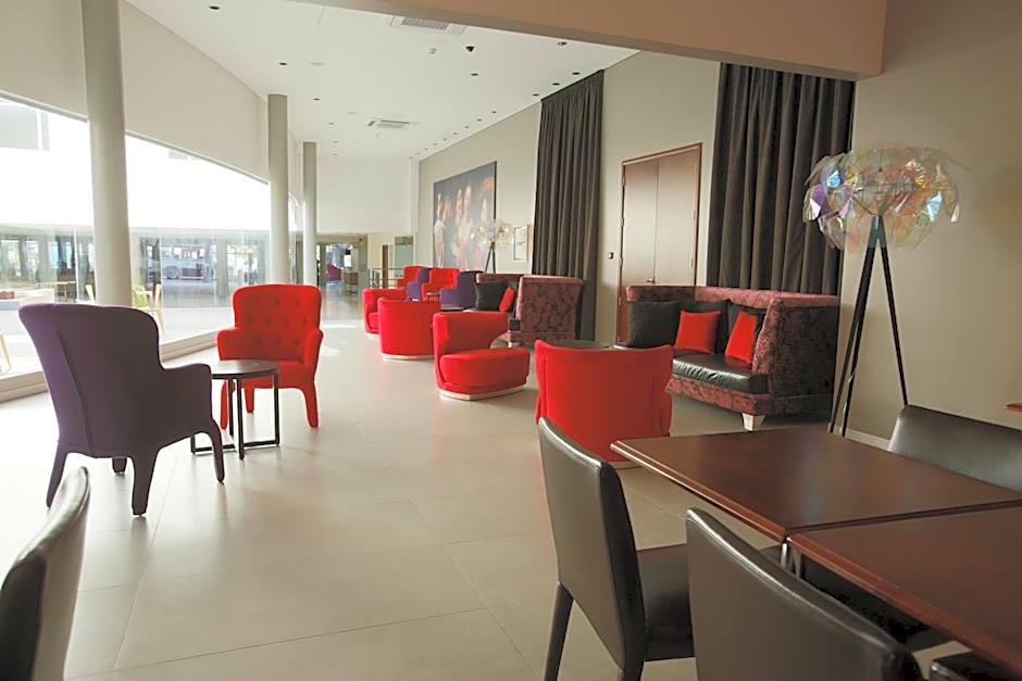 Regency Way Montevideo Hotel