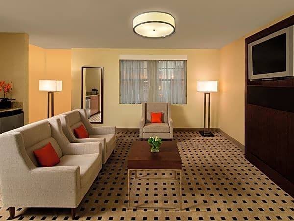 Renaissance Chicago Glenview Suites Hotel