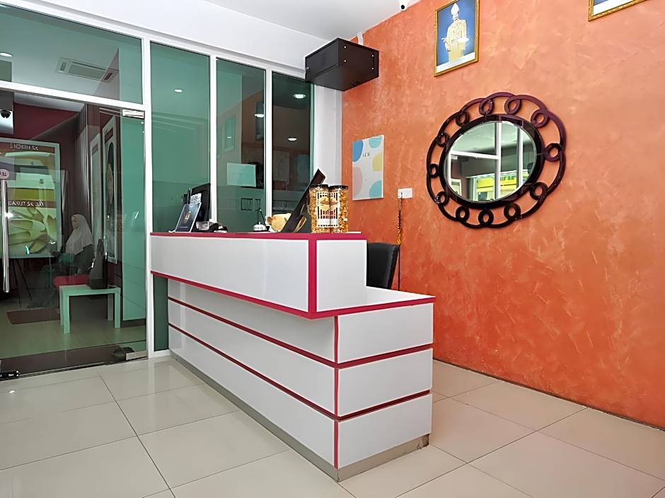 ADA Hotel & Apartment