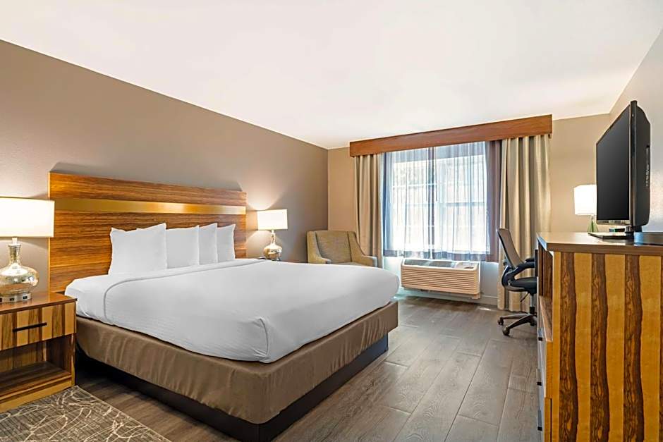Best Western Cedar Inn And Suites