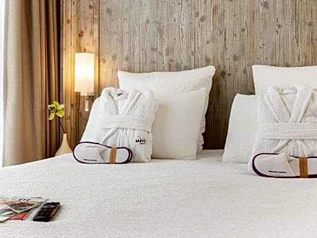 Suite with One Double Bed and View