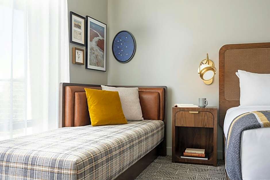 Asher Adams, Autograph Collection