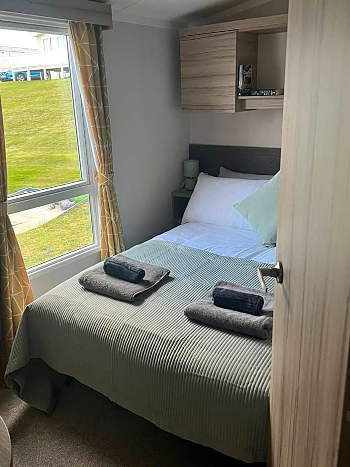 Robinson retreats beautiful caravan with sea views pet friendly