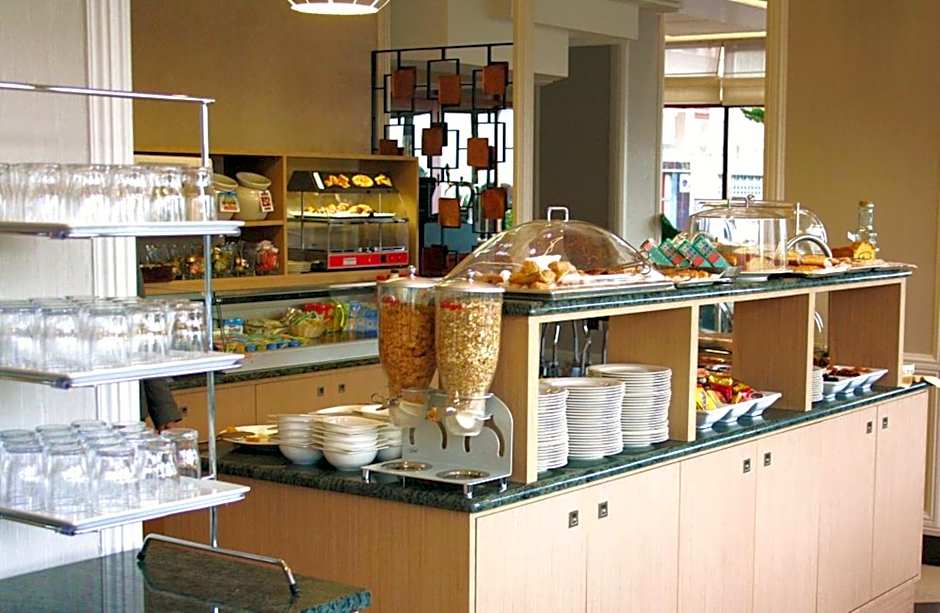 Las Rocas Playa Hotel