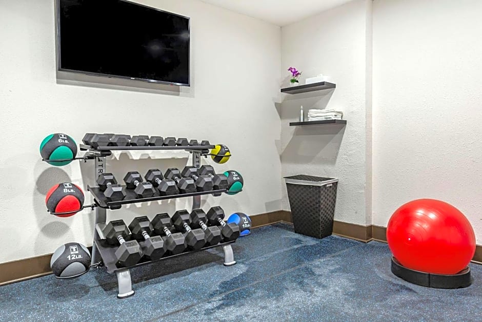Clarion Pointe Raleigh Midtown