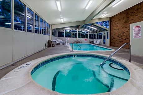 Econo Lodge Louisville East