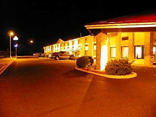 Royalton Inn & Suites Upper Sandusky