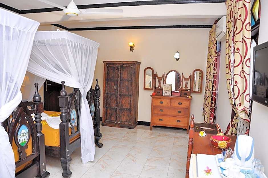 Forodhani Park Hotel