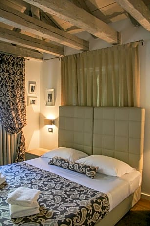 Barbacan Boutique Hotel