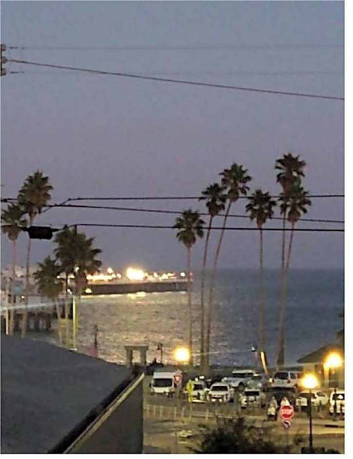 Howard Johnson by Wyndham Santa Cruz Beach Boardwalk
