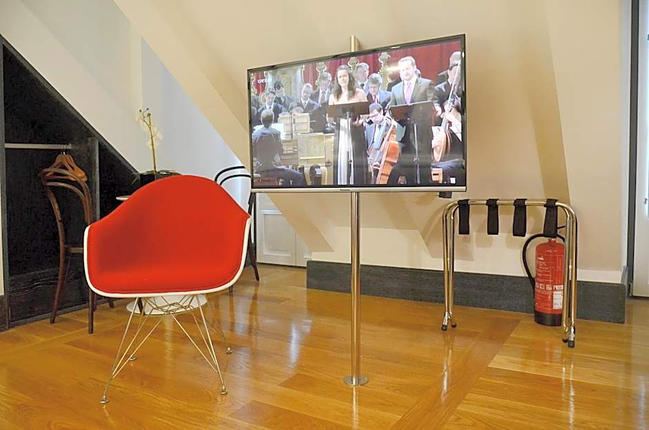 Browns Central Hotel