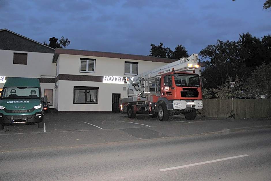 Hotel Alsterquelle 24h Check-in, Free Parking and WiFi
