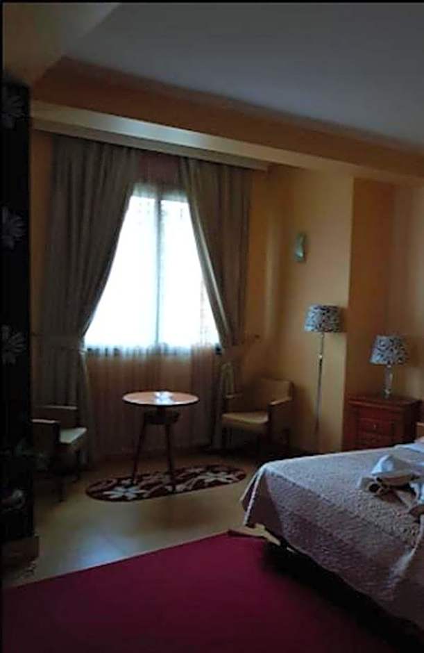 Le Cristal Hotel