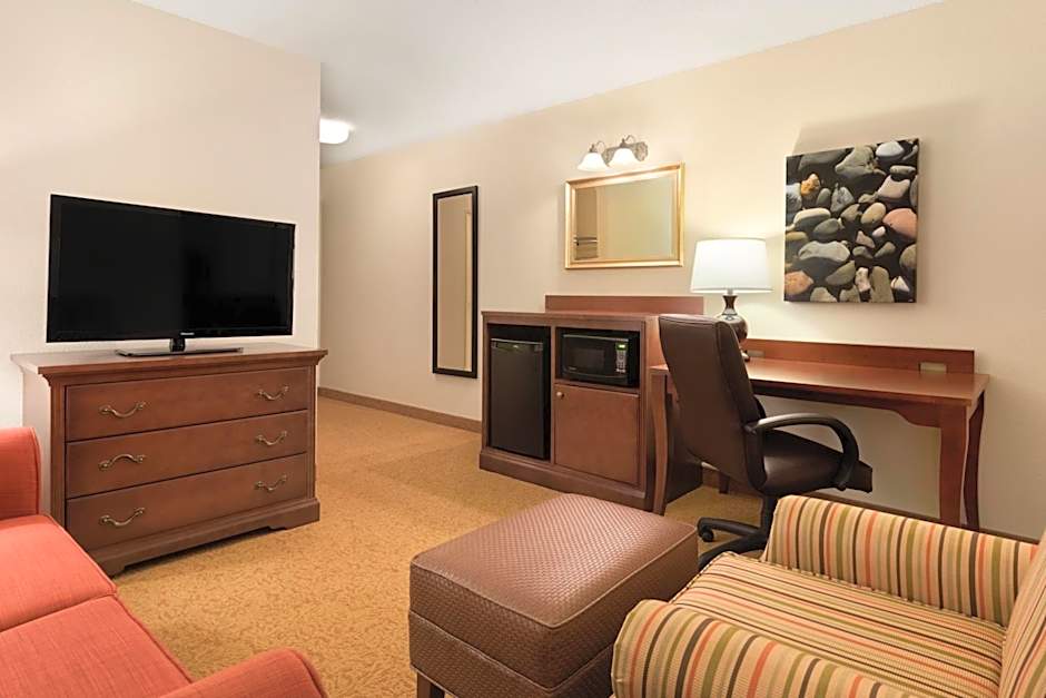 Country Inn & Suites by Radisson, Cedar Rapids Airport, IA