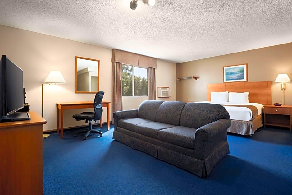 Super 8 by Wyndham Lincoln North