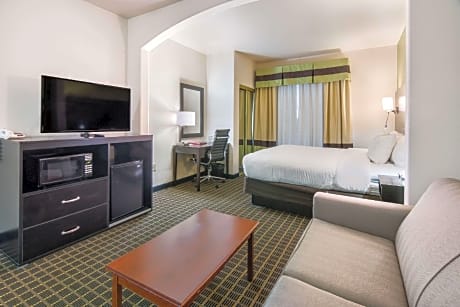 King Suite - Non-Smoking