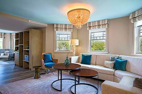 1 bedroom presidential suite, 1 king, terrace level, balcony, fireplace, terrace