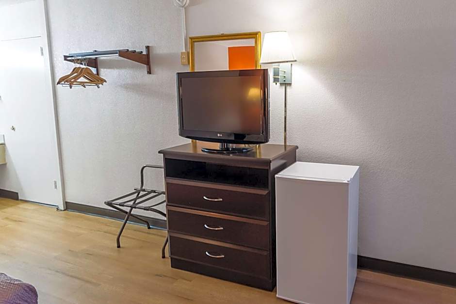 Motel 6-Groton, CT - Casinos nearby