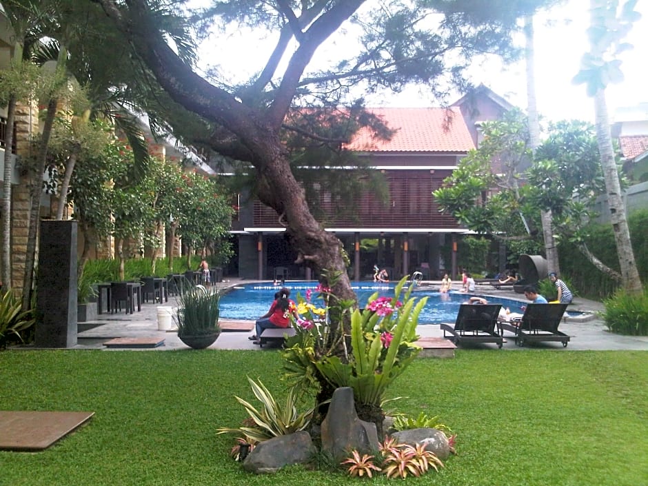 Surya Kencana Seaside Hotel