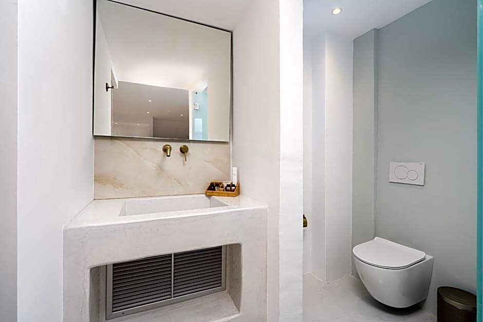 Cycladic Suites & Spa