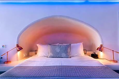 Fable Suite with Outdoor Hot Tub  and Caldera View