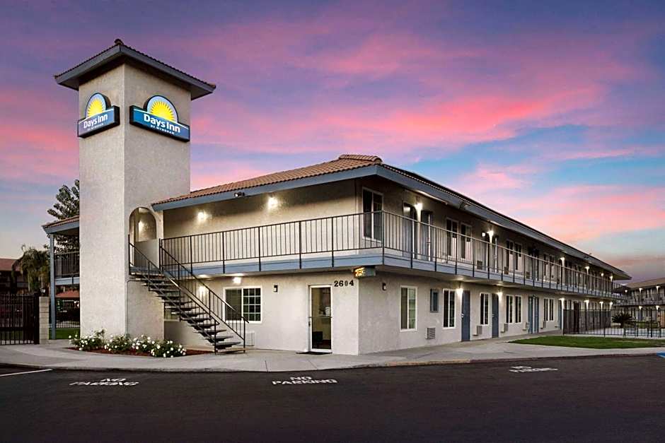 Days Inn by Wyndham Bakersfield