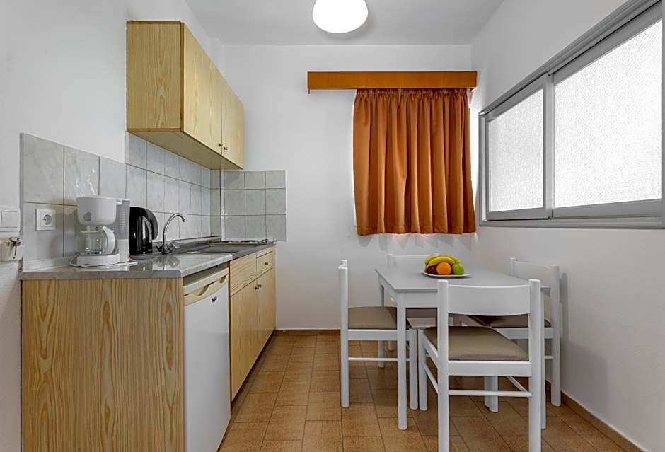 Anixis Hotel & Apartments