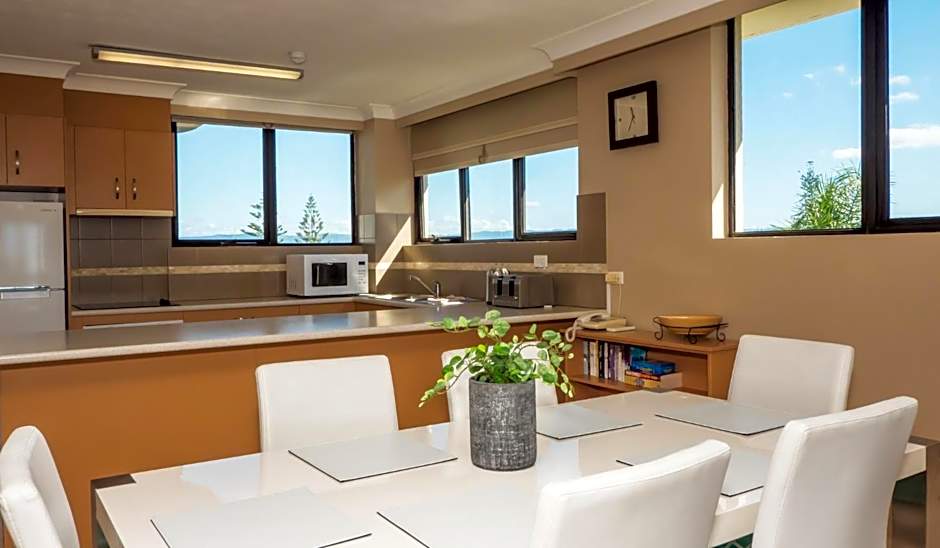 Aristocrat Apartments