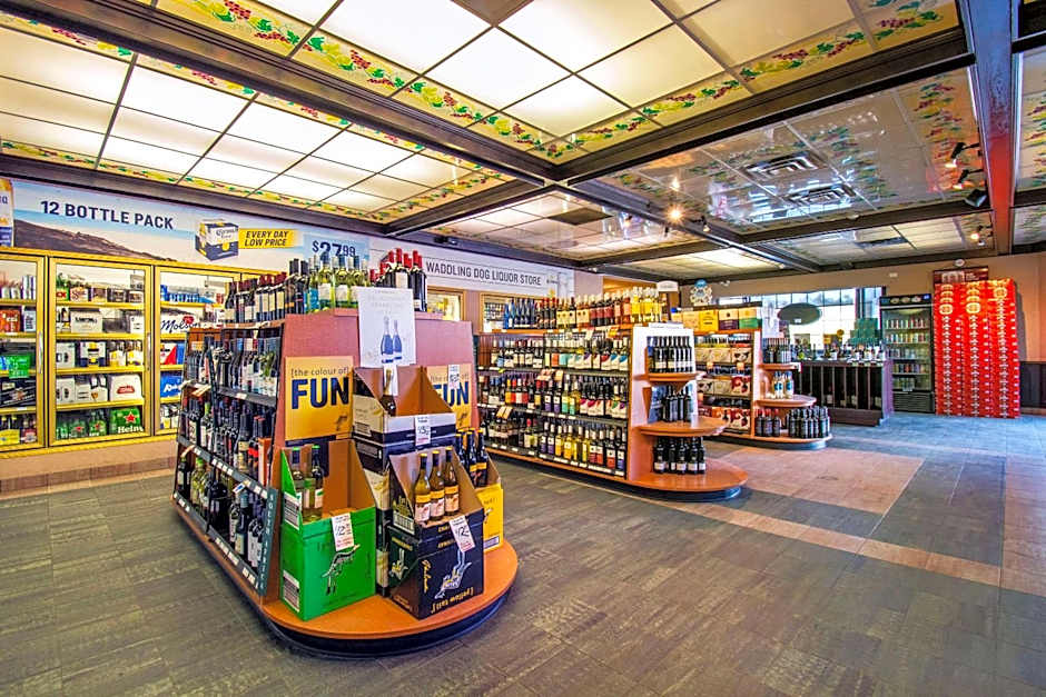 Quality Inn Waddling Dog