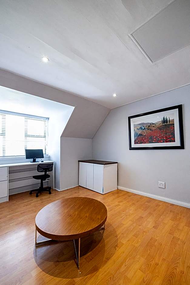 HOUSE 72