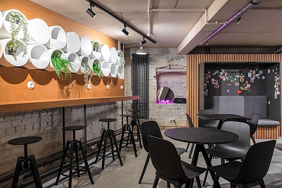 RIXWELL GERTRUDE HOTEL