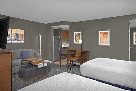 Queen Studio with Two Queen Beds - Non-Smoking