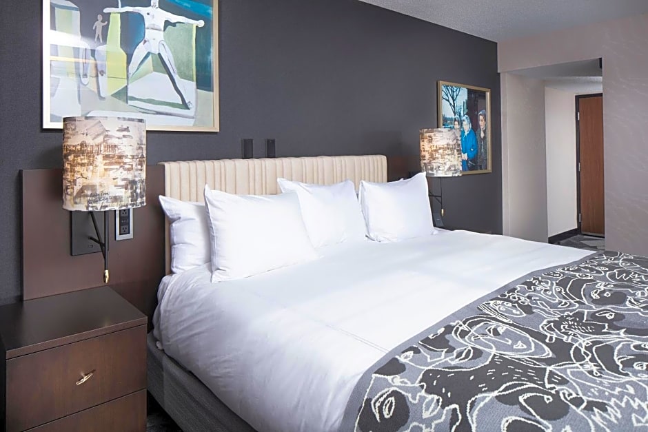 Saint Kate - The Arts Hotel