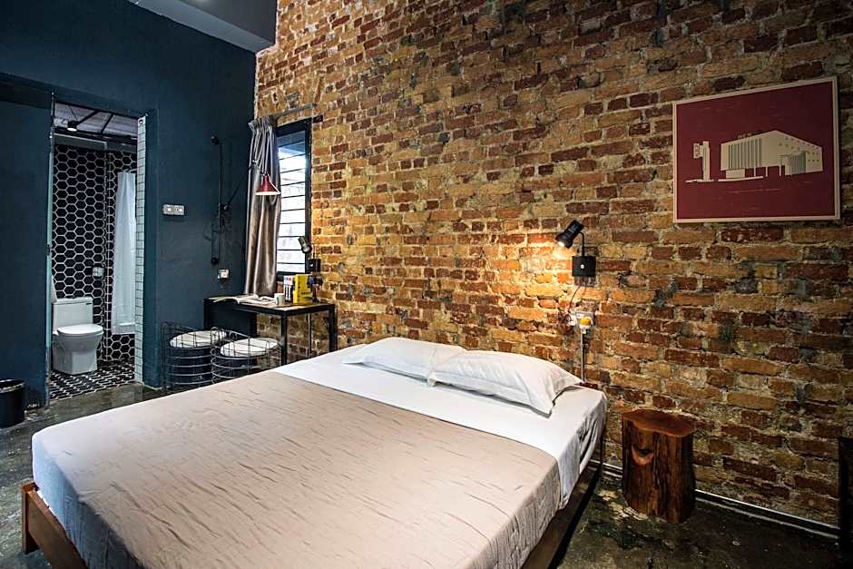 The Brownstone Hostel & Space