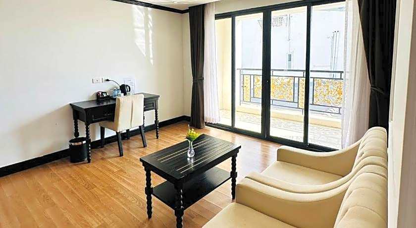 Aaron Riverview Hotel