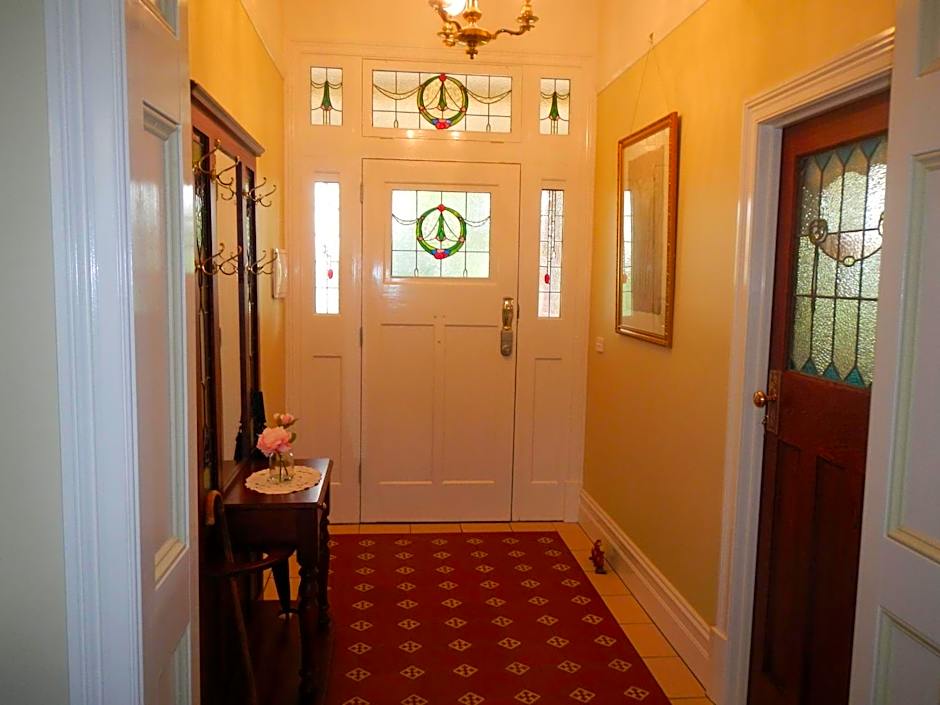 The Oaks Lilydale Accommodation