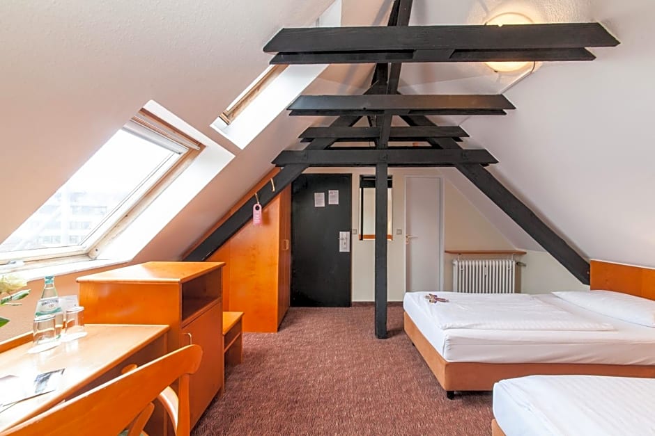 Hotel Ahl Meerkatzen Koln