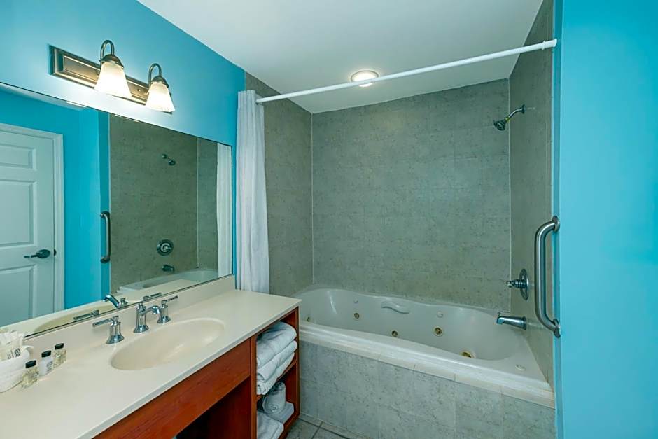 Drifting Sands Oceanfront Hotel