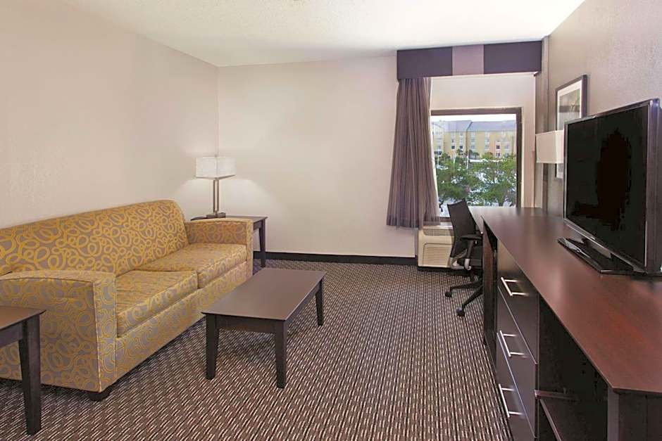 La Quinta Inn & Suites by Wyndham Charleston Riverview